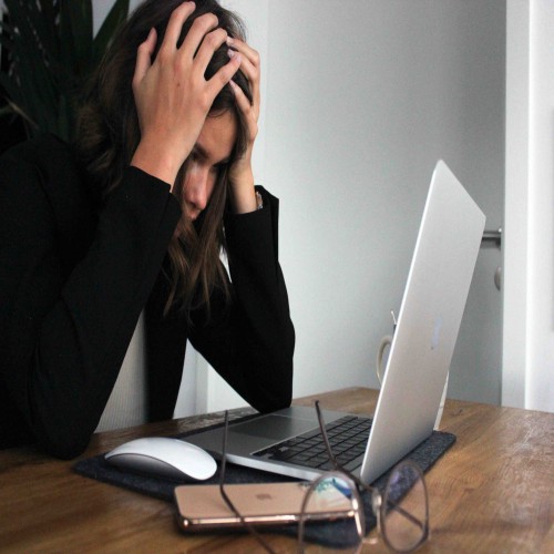 5 Kebiasaan Buruk Yang Harus Kamu Hindari Saat Bekerja | TopKarir.com